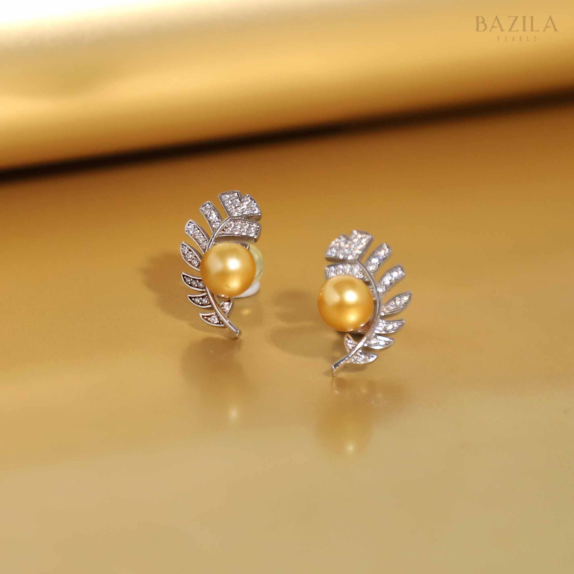 Sophisticated SEA PEARL Studs for Everyday Elegance